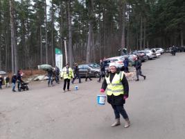 Members of the Rotary Club and other volunteers marshalling the customer parking.