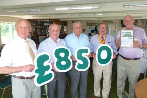 Baldock Rotarians raise £850 for Macmillan Cancer