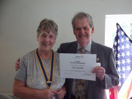 President Gwyneth presents Peter with his certificate