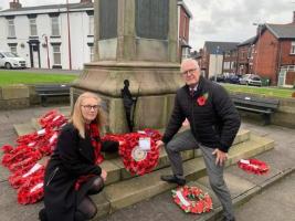 President Judi Kelly and Rotarian Roy Pickersgill lay a wreath at Dukinfield war memorial