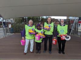 Collection in Woodley Town Centre for End Polio