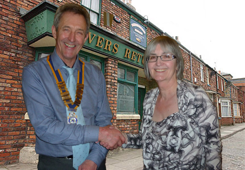 Rotary-Club-of-Southport-Links-President-John-Doyle-with-Coronation-Street-Scriptwriter-Cathy-Hayes