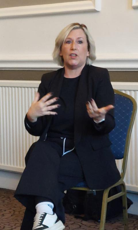 This morning we welcomed Tracey, Outreach Team Leader for Bradford and Leeds and some of her team. Simon on the Streets is a charity, it gets no Government funding, has no targets and so, as an independent organisation, it can work and help where most nee