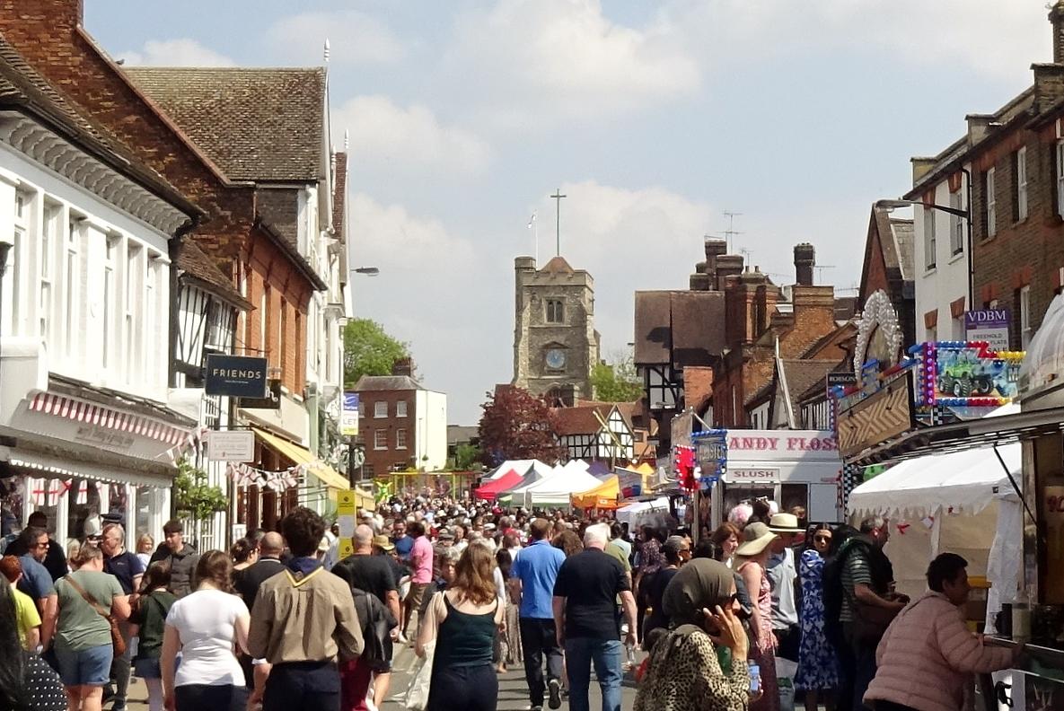 Pinner High St on St George's Day