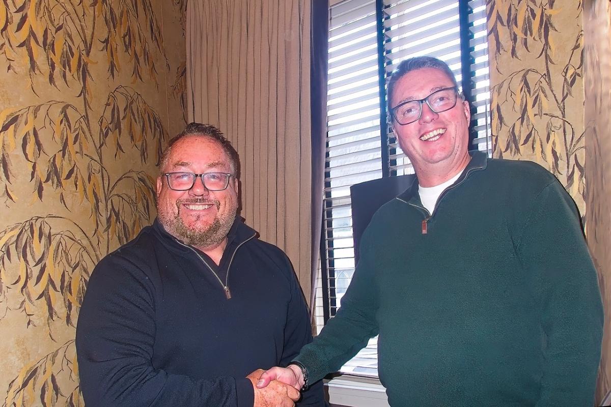 Another new member joining the Club. Edward Perkins, whose father was a Past President, welcomed by Vice President Simon Price.