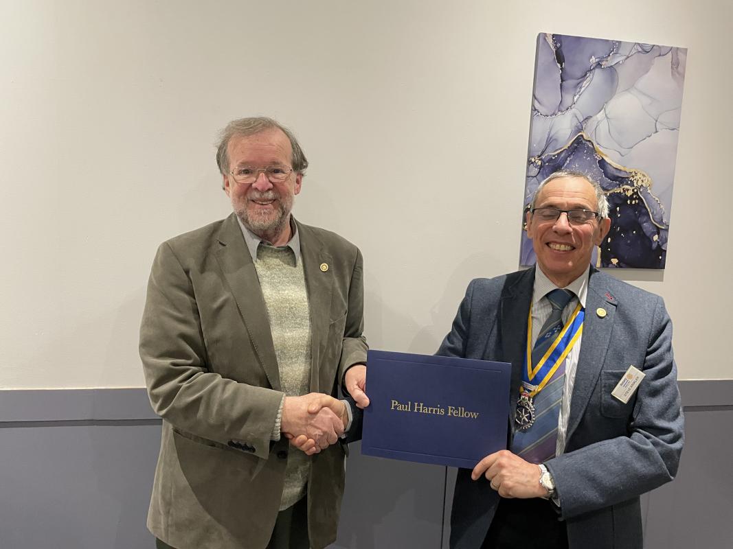 Bob Wildman, Community lead at Kenilworth Rotary was awarded a Paul Harris Fellowship at our recent meeting.
He was presented with the award by Steve Krikler, President of Kenilworth Rotary.
