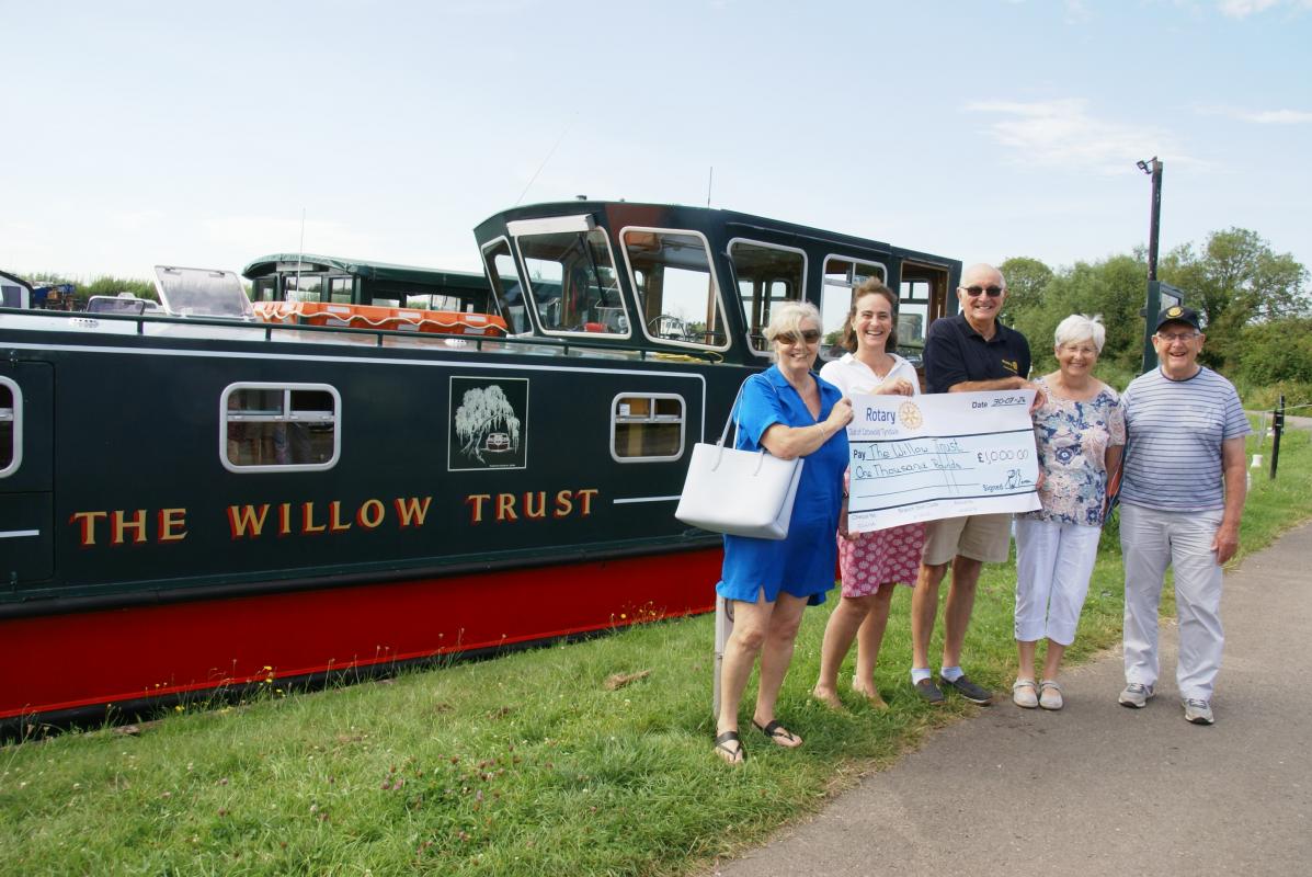 Past President President Richard presenting £1000 cheque