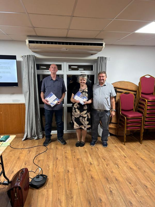 Lee Clarke and Sue Krumfort with Mark Darnell