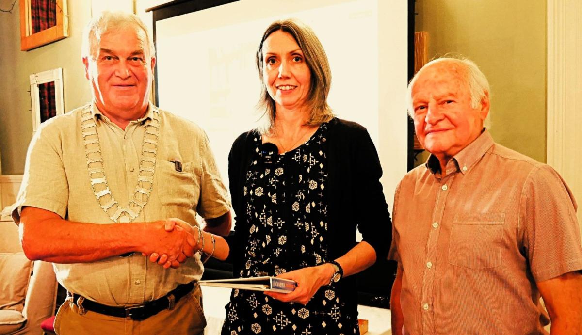 Welcome to the Club Louise