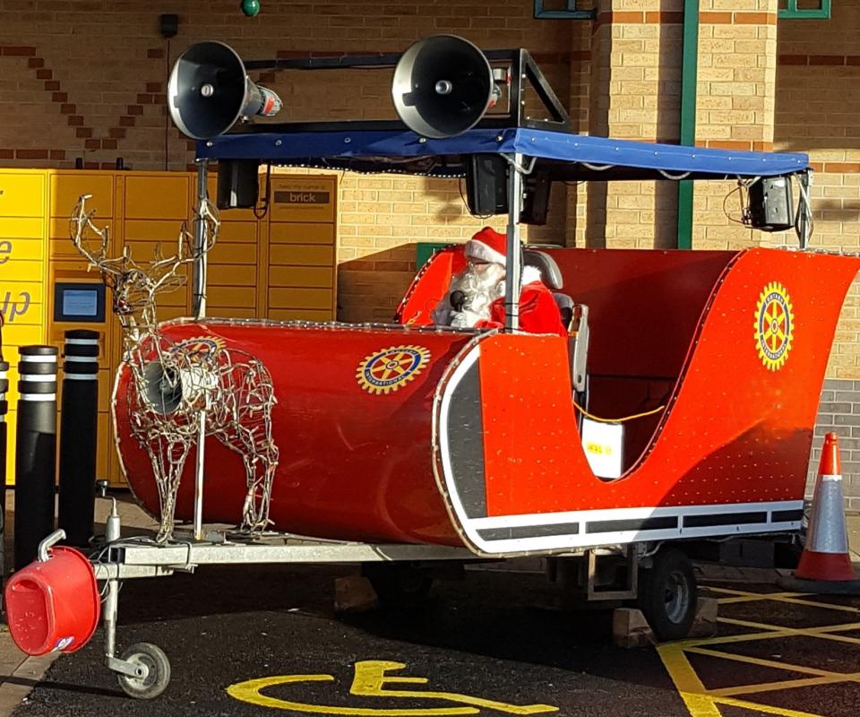 Santa and the sleigh in the daytime