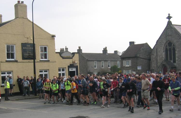 The start in Grove Square Leyburn