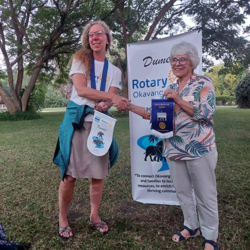 Exchange of club banners