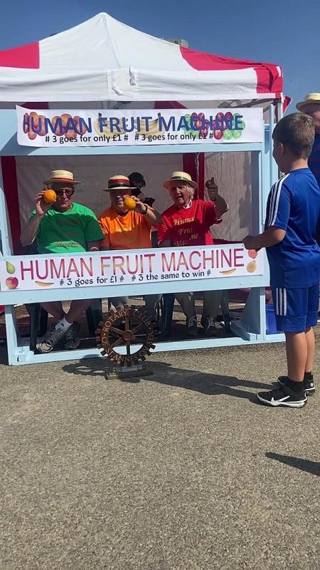 Human Fruit Machine in action