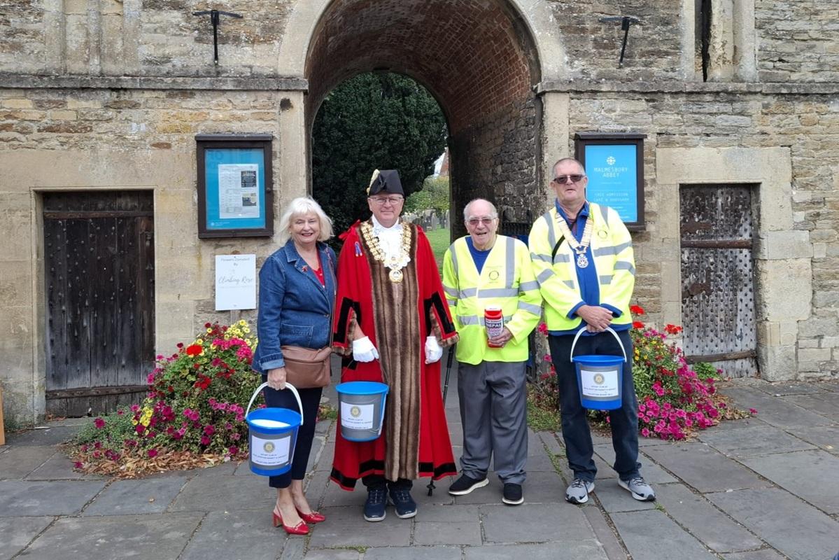 Mayor of Malmesbury, Cllr Robert Hastings and Mayoress Barbara Firth with Rotary members