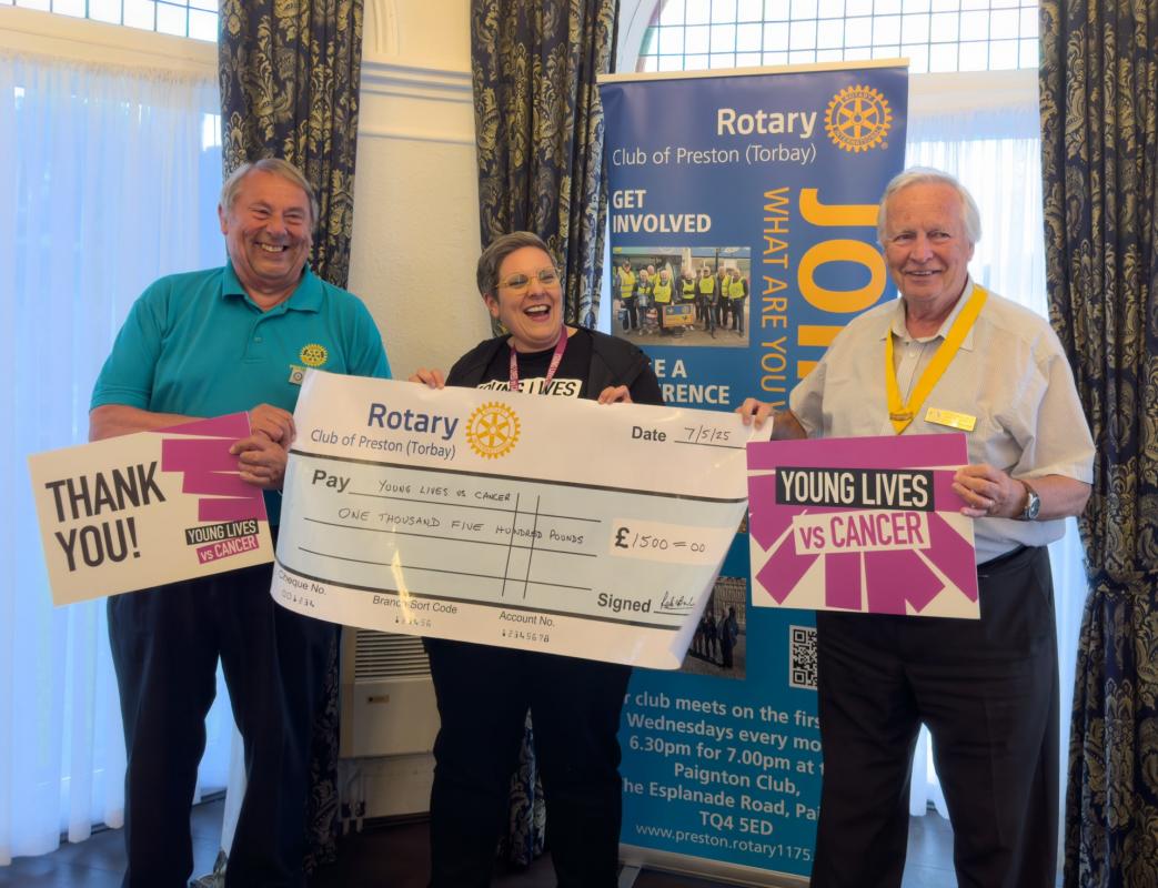 cheque presentation following sportsmans dinner