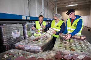 Packing aid in Poland for Ukraine