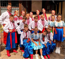 Ukrainian dancers and musicians 