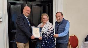 Maria Gavan being presented with the Citizen of the Year Award by South Molton Rotary Club President, Steve White and Interim Mayor, Cllr Paul Henderson.