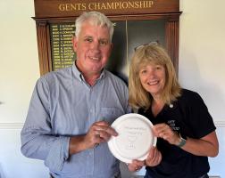Bowling : Edinburgh Trophy