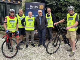 Brian Cox (3rd from right) meets Claverhouse Rotarians (left to right) Brian Cairns, John Don, Ian Balgowan, Ron MacWalter and Stewart Davidson