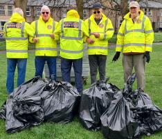 MID SUFFOLK ROTARY MEMBERS IN STOWMARKET LITTER PICK