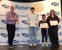 President Gordon presenting prizes to the competition winners