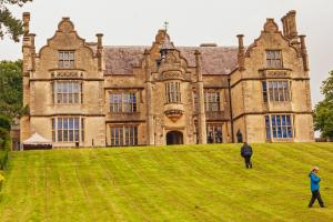 Cheque presentation at Heywood House